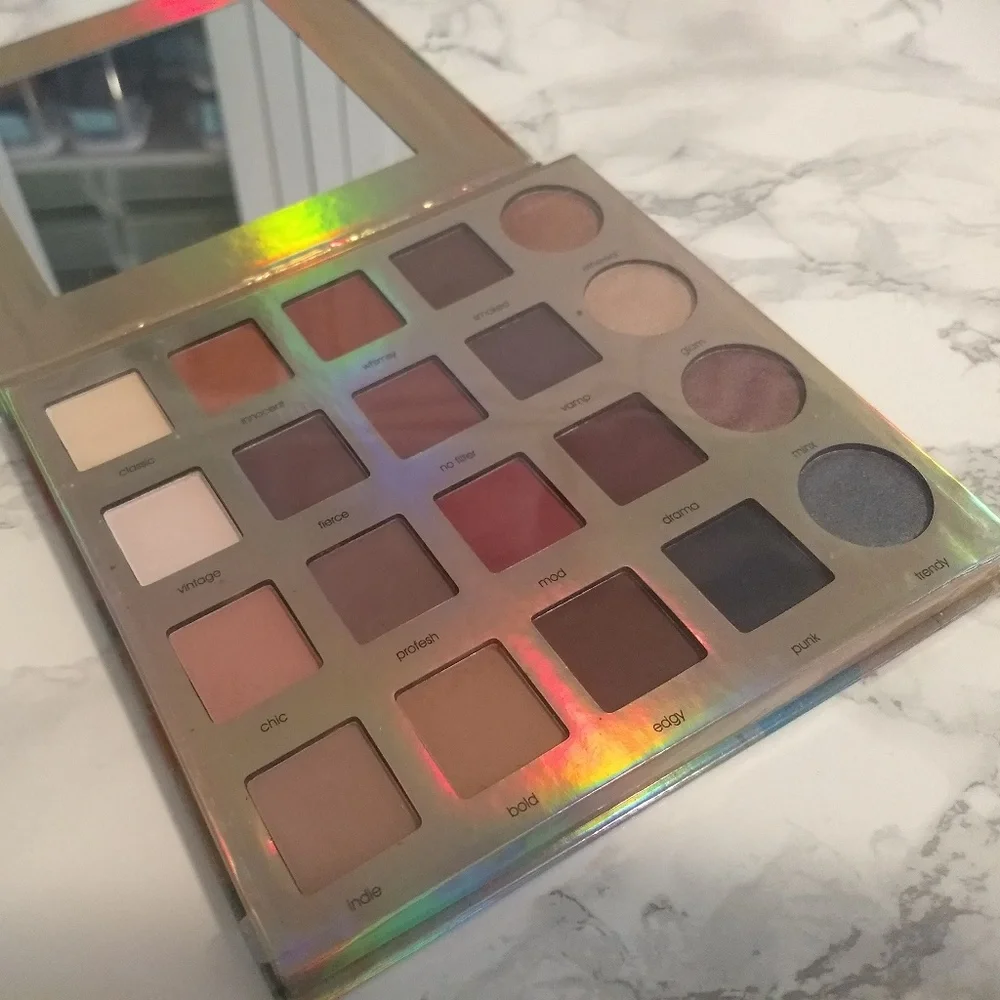 New Oaklan Neutral to Warm Eyeshadow Palette — Multi-Tone Matte & Shimmer